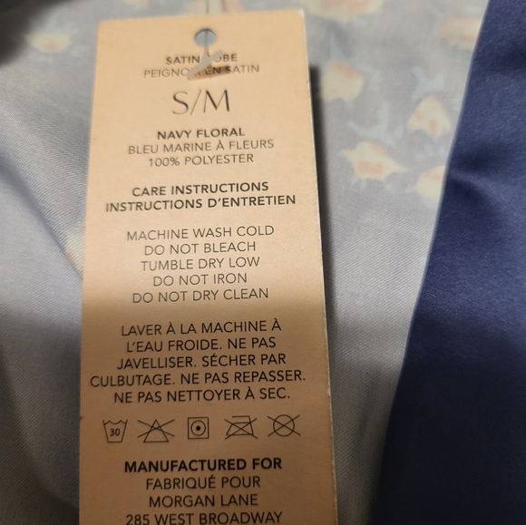 ROBE - Picture 2 of 4